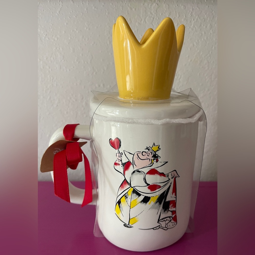 RAE DUNN Disney Alice in Wonderland Queen Of Hearts Mug W/ Topper New With Tags